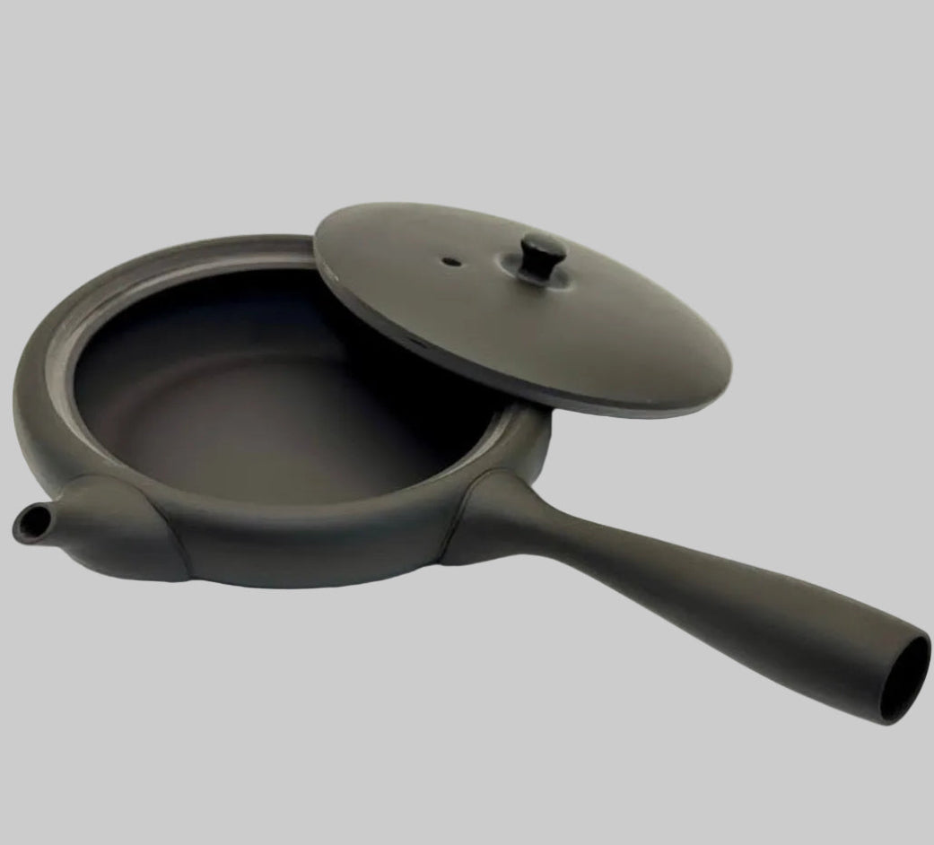 Juodas plokščias Tokoname arbatinukas/kyusu Jinsui
