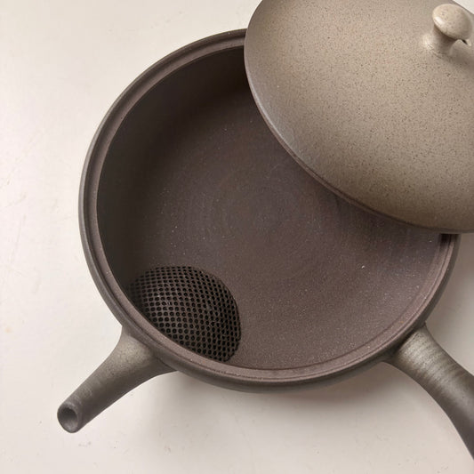 Juodai baltas Junzo Maekawa arbatinukas / kyusu