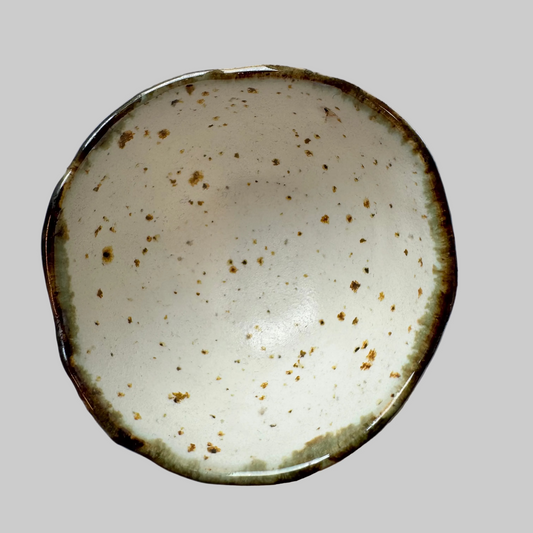Small dotted cup