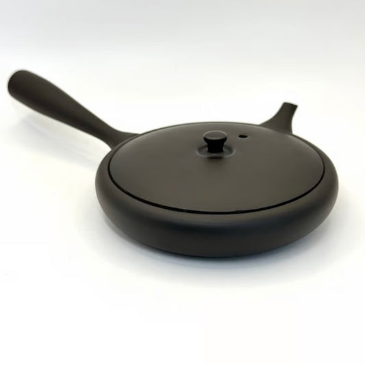 Juodas plokščias Tokoname arbatinukas/kyusu Jinsui