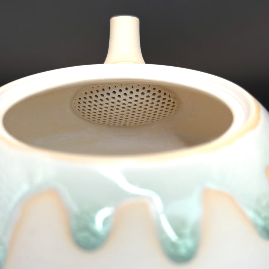 Meistro Tokuta Fujita arbatinukas su Celadon glazūra